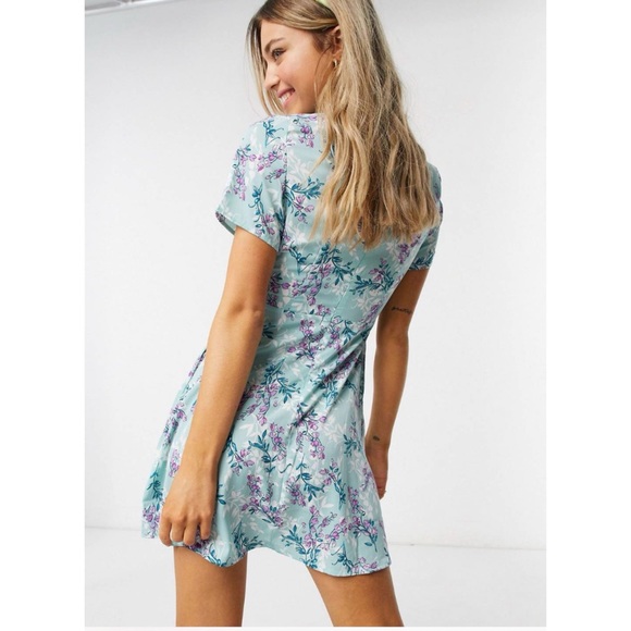 ASOS QED London Tea Dress in Mint Floral Print - Picture 2 of 7